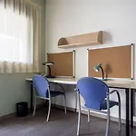 Hostel Residencia Universitaria Resa As Burgas Ουρένσε
